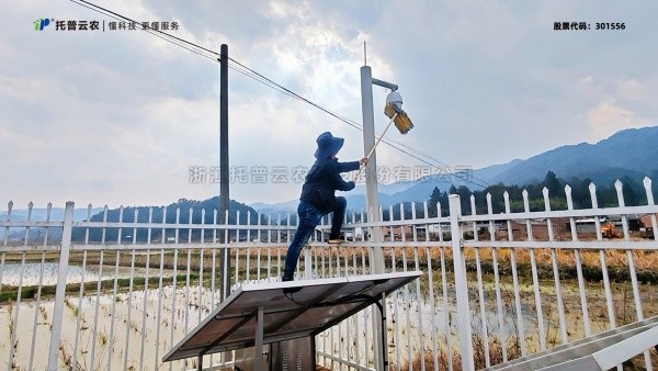 春壟之上，托普人用專業(yè)與溫度，喚醒每一臺“農田衛(wèi)士”